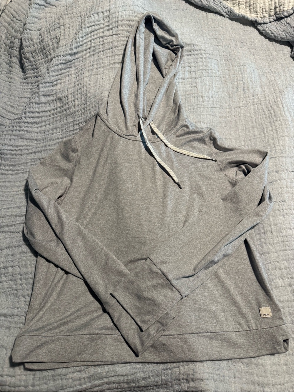 Vuori women’s halo essential hoodie